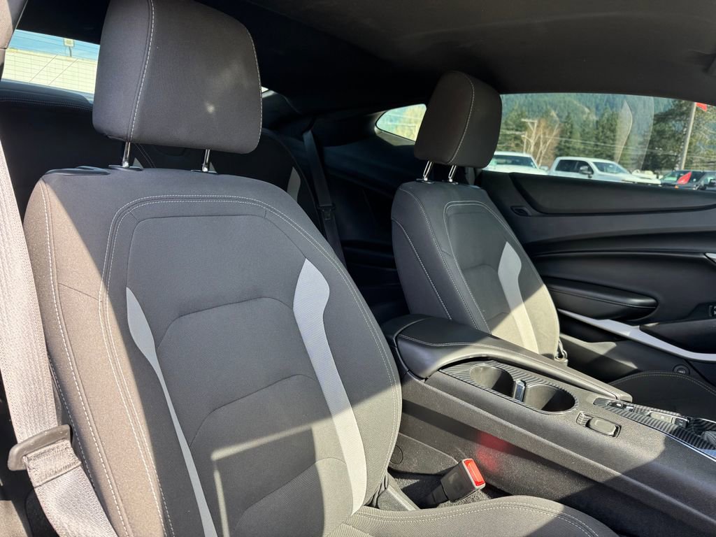 Used 2018 Chevrolet Camaro SS image 12