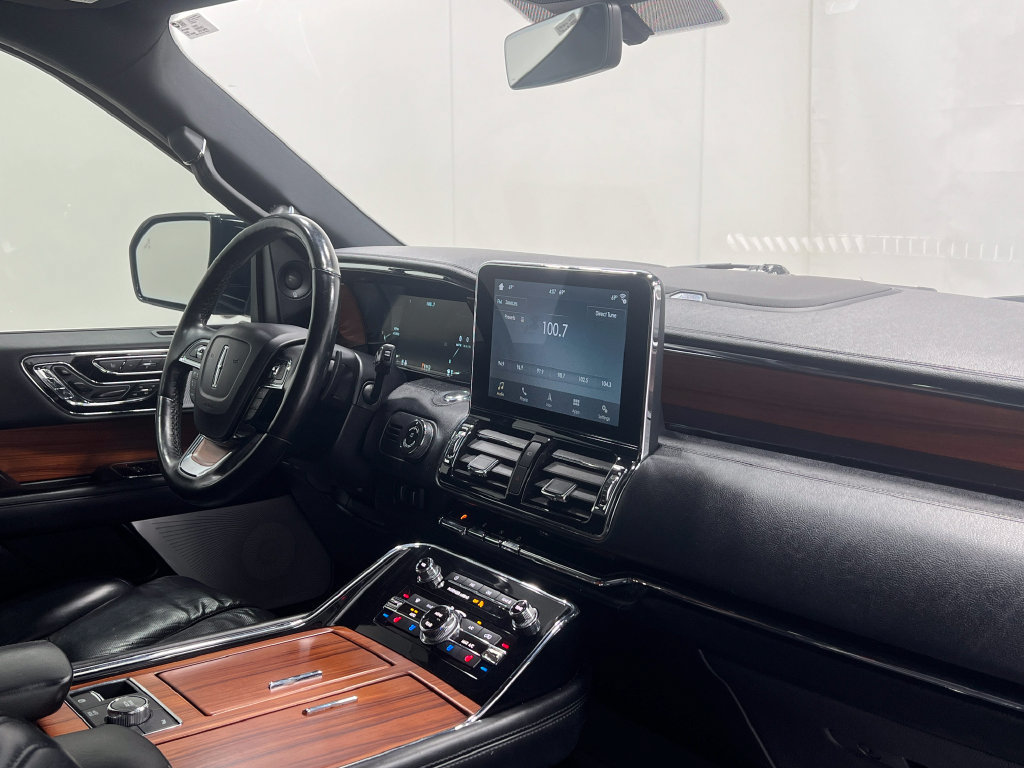 Used 2019 Lincoln Navigator Reserve AWD/4WD image 22