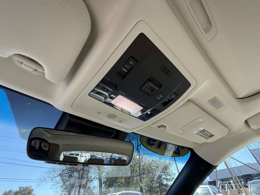 Used 2019 Lexus ES 350 w/ Premium Package image 29