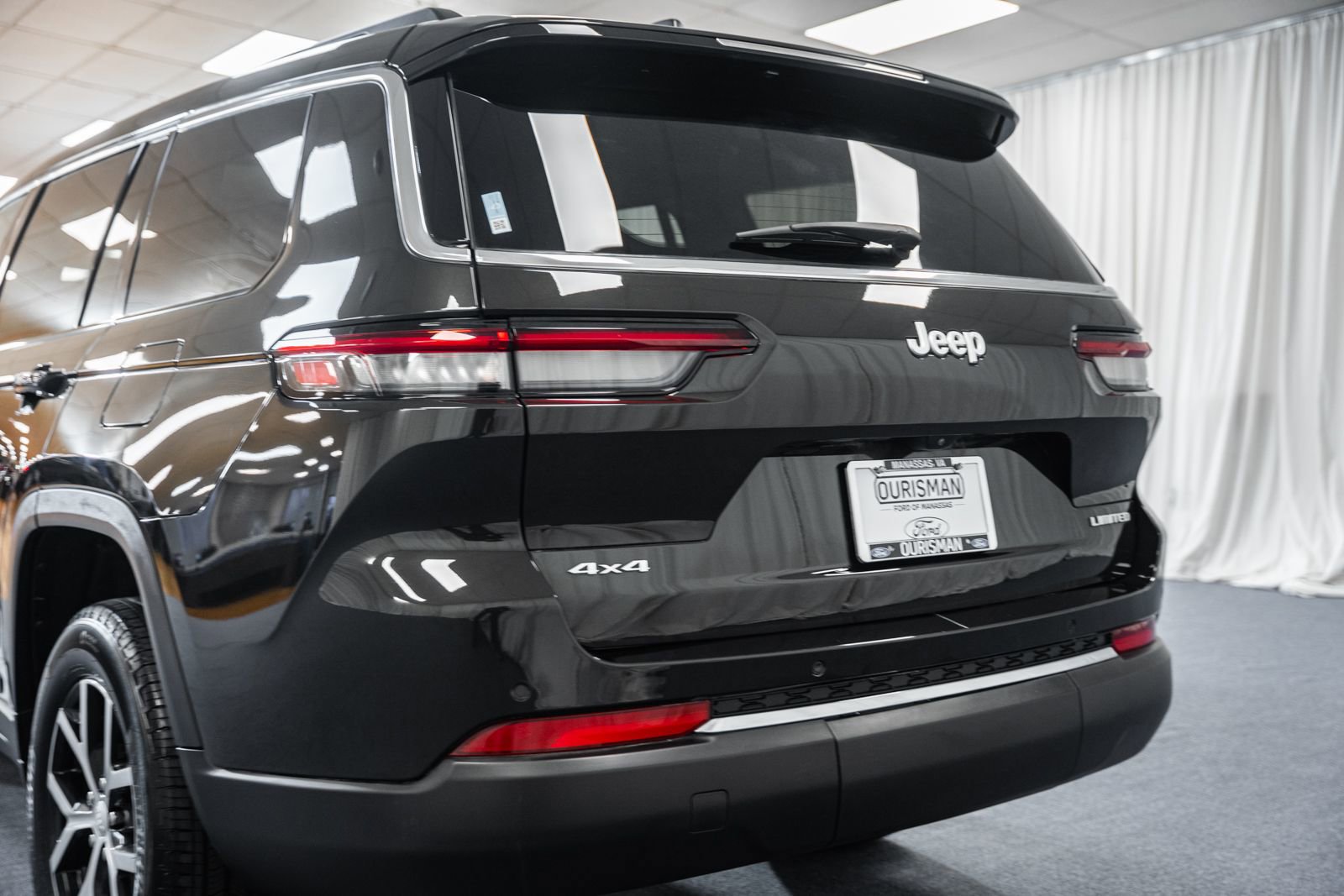 Used 2024 Jeep Grand Cherokee L Limited image 6