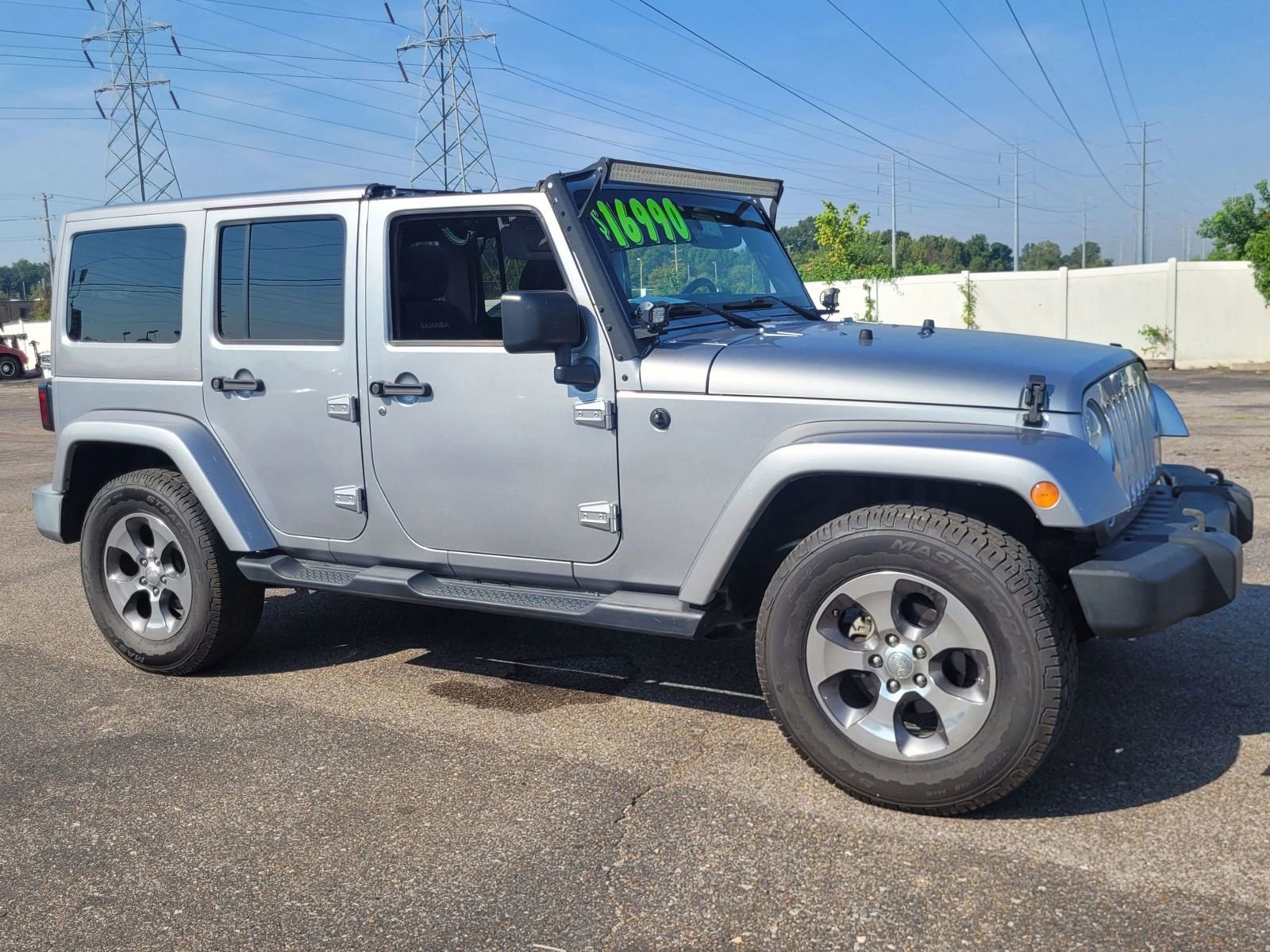 Used 2018 Jeep Wrangler Unlimited Sahara w/ Max Tow Package image 31