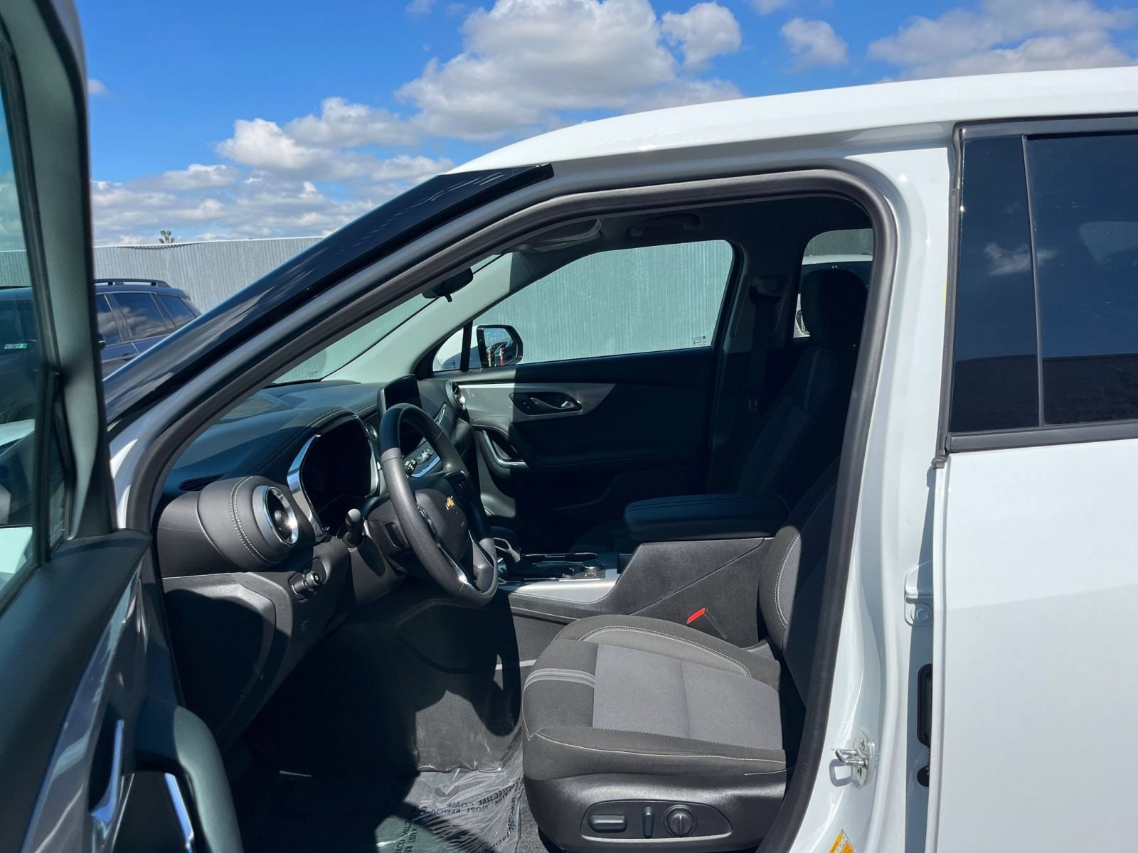 Used 2026 Chevrolet Blazer LT FWD image 27