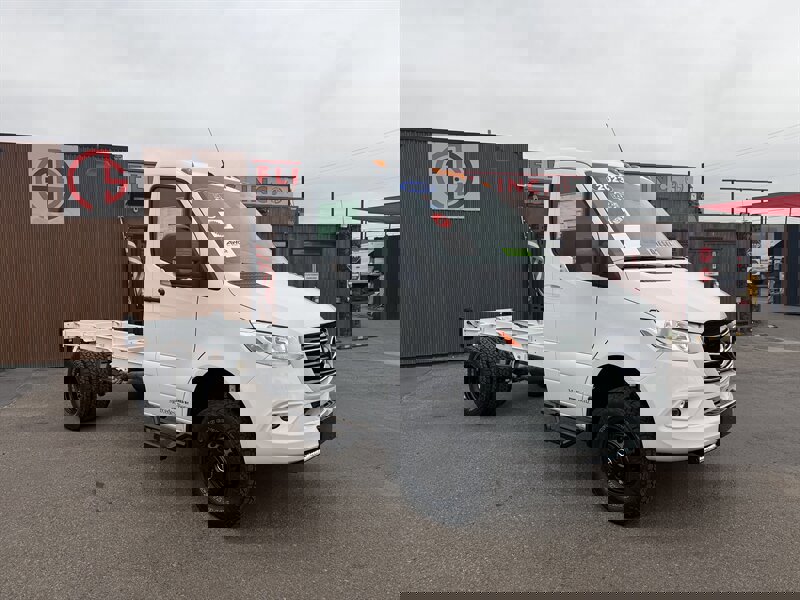 Used 2023 Mercedes-Benz Sprinter 3500 image 4