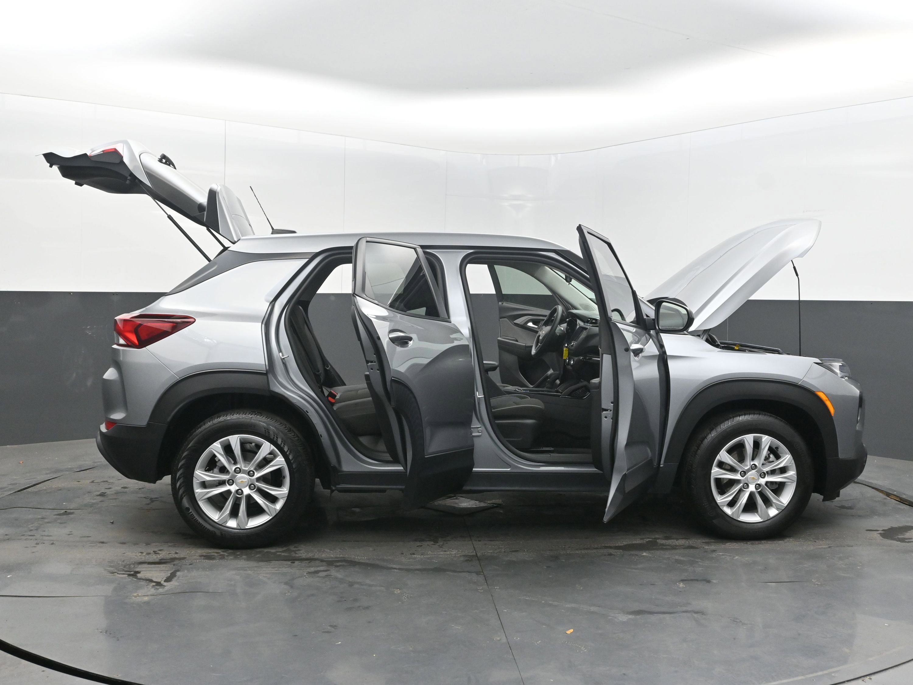 Used 2023 Chevrolet TrailBlazer LS FWD image 47