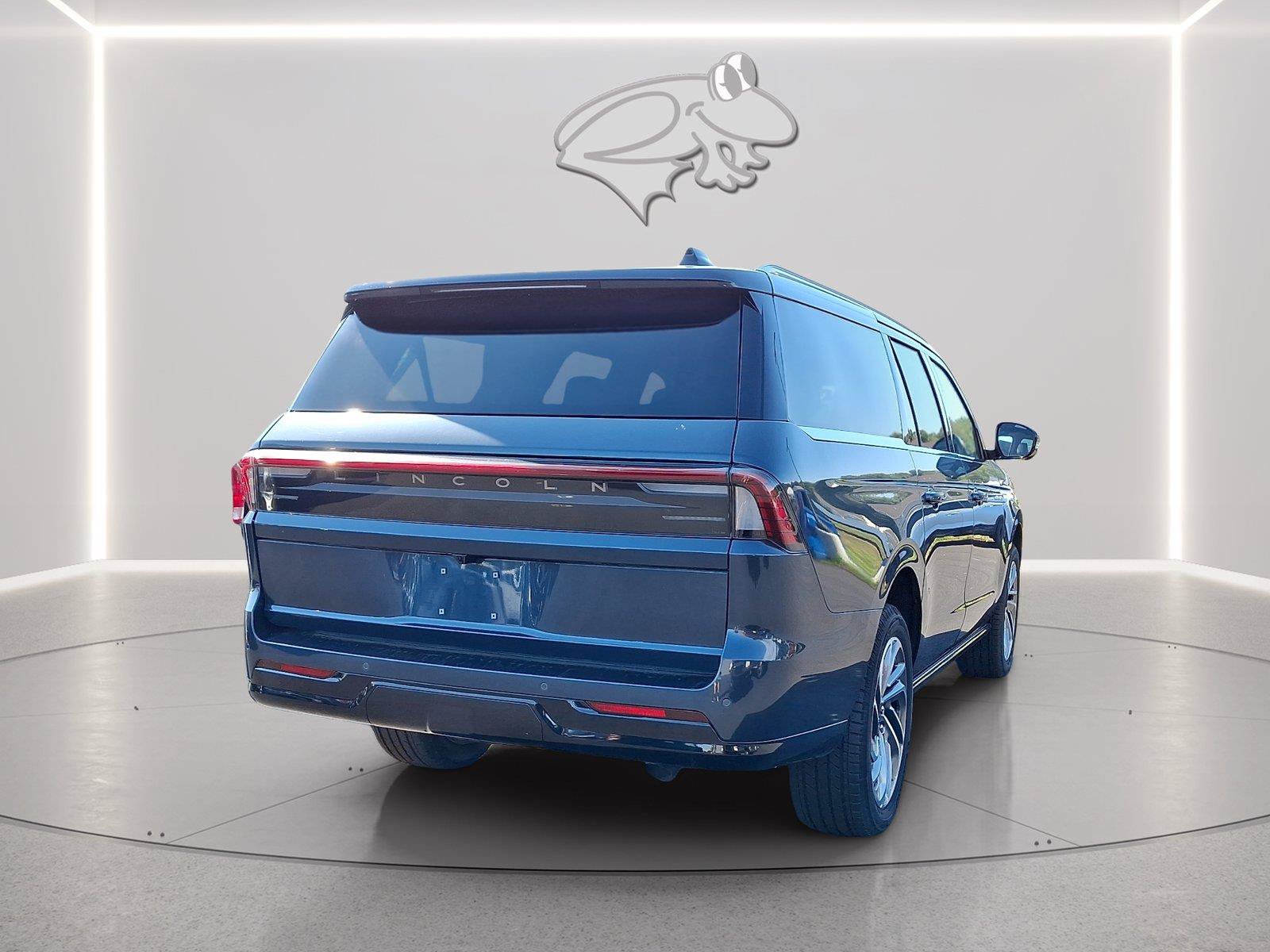 New 2026 Lincoln Navigator L Reserve AWD/4WD image 3