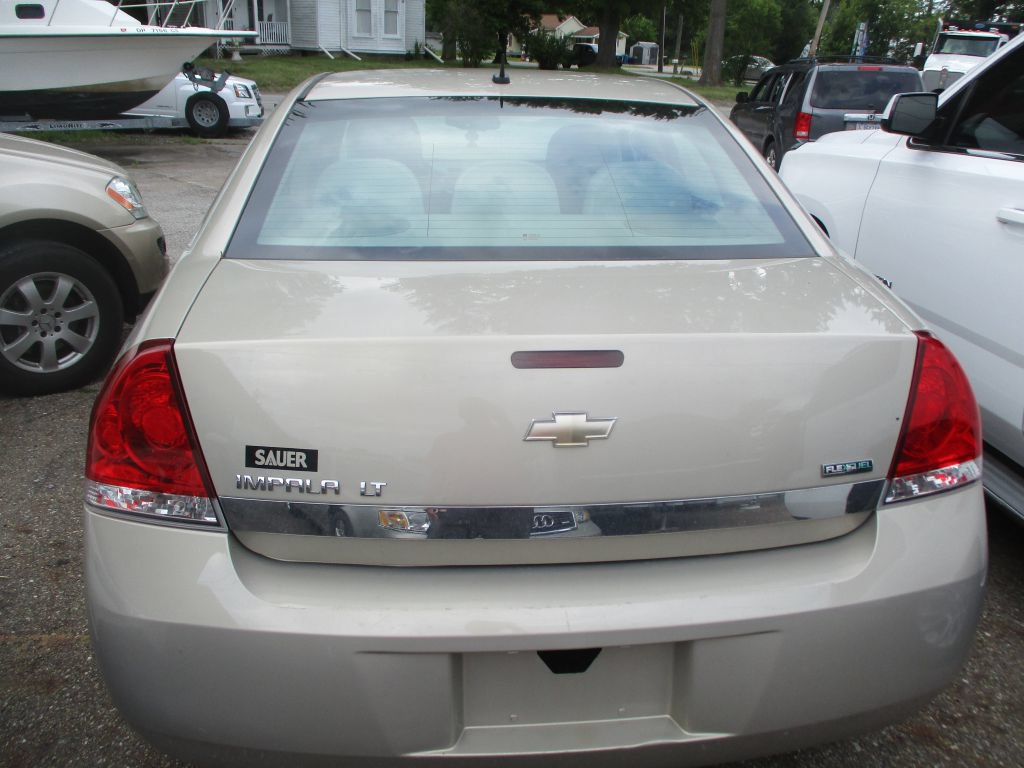 Used 2011 Chevrolet Impala LT FWD image 6