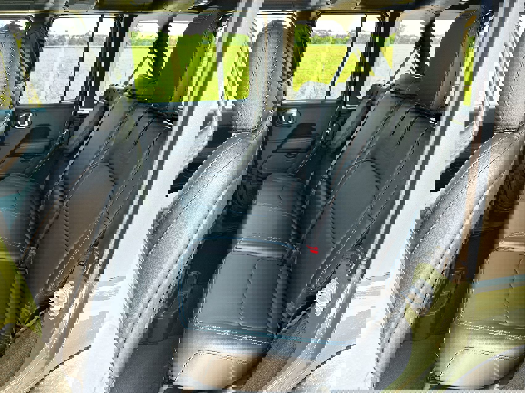 New 2023 Jeep Wrangler Unlimited Rubicon 4xe w/ Cold Weather Group image 22