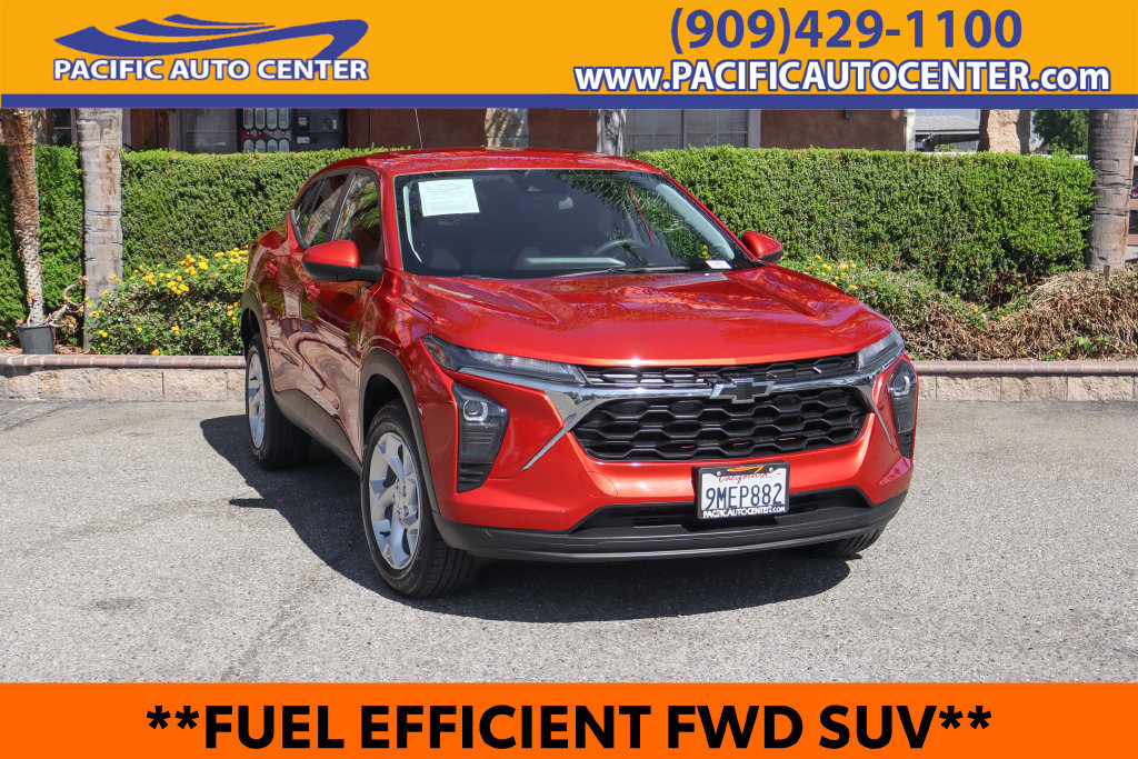 Used 2024 Chevrolet Trax LS w/ LS Convenience Package FWD image 1