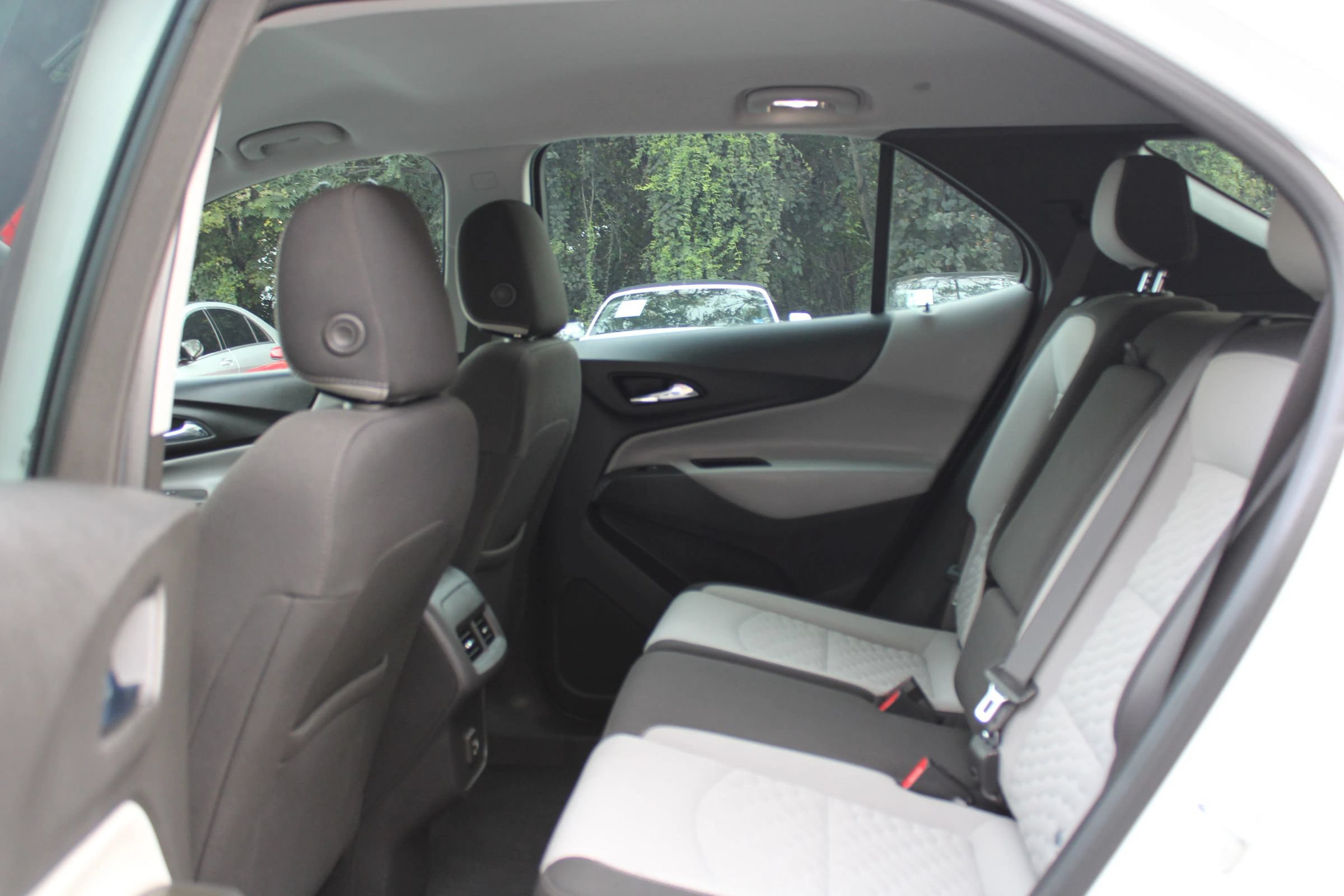 Used 2021 Chevrolet Equinox LS FWD image 21