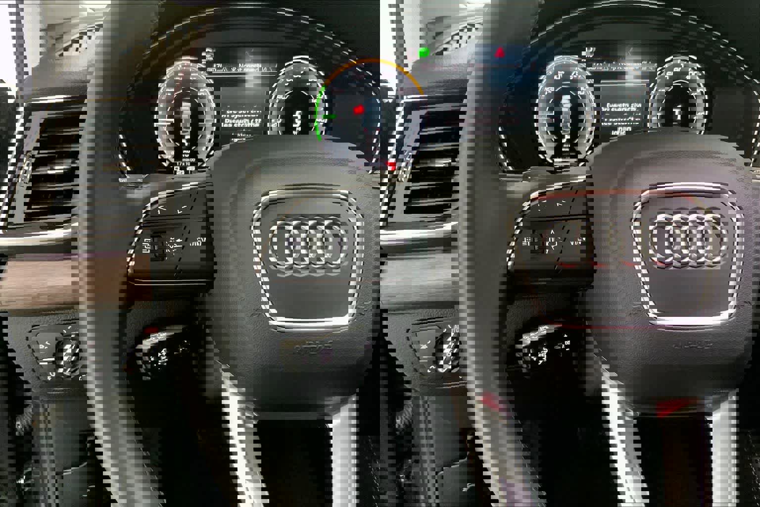 Certified 2025 Audi Q5 e Premium Plus image 22