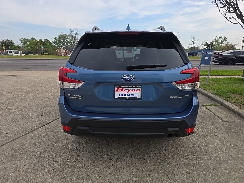 Used 2022 Subaru Forester Premium image 6