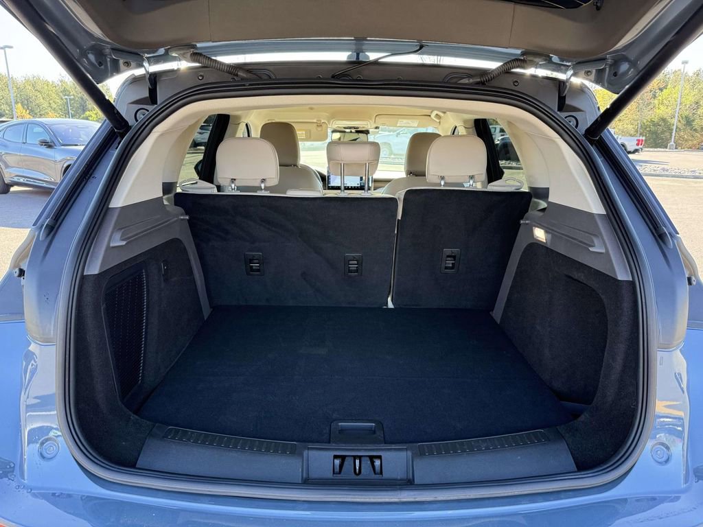 Used 2023 Lincoln Corsair Reserve w/ Towing Package image 26