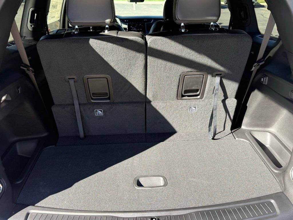 New 2025 Jeep Grand Cherokee L Altitude image 27