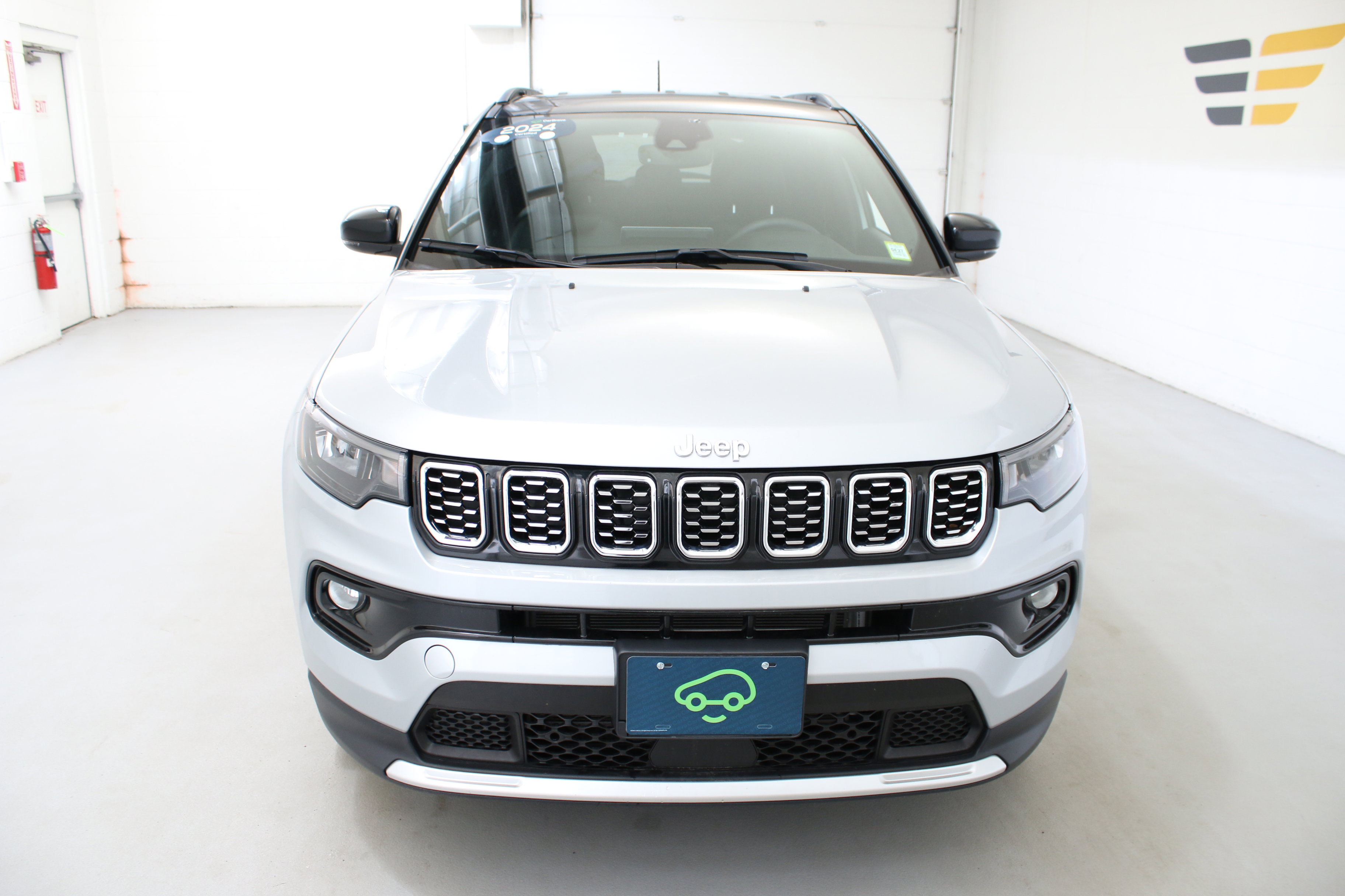 Used 2024 Jeep Compass Limited AWD/4WD image 3