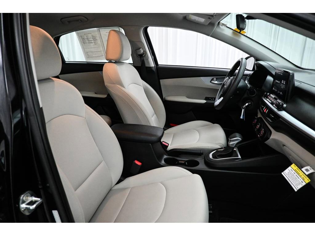 Used 2023 Kia Forte LXS FWD image 15