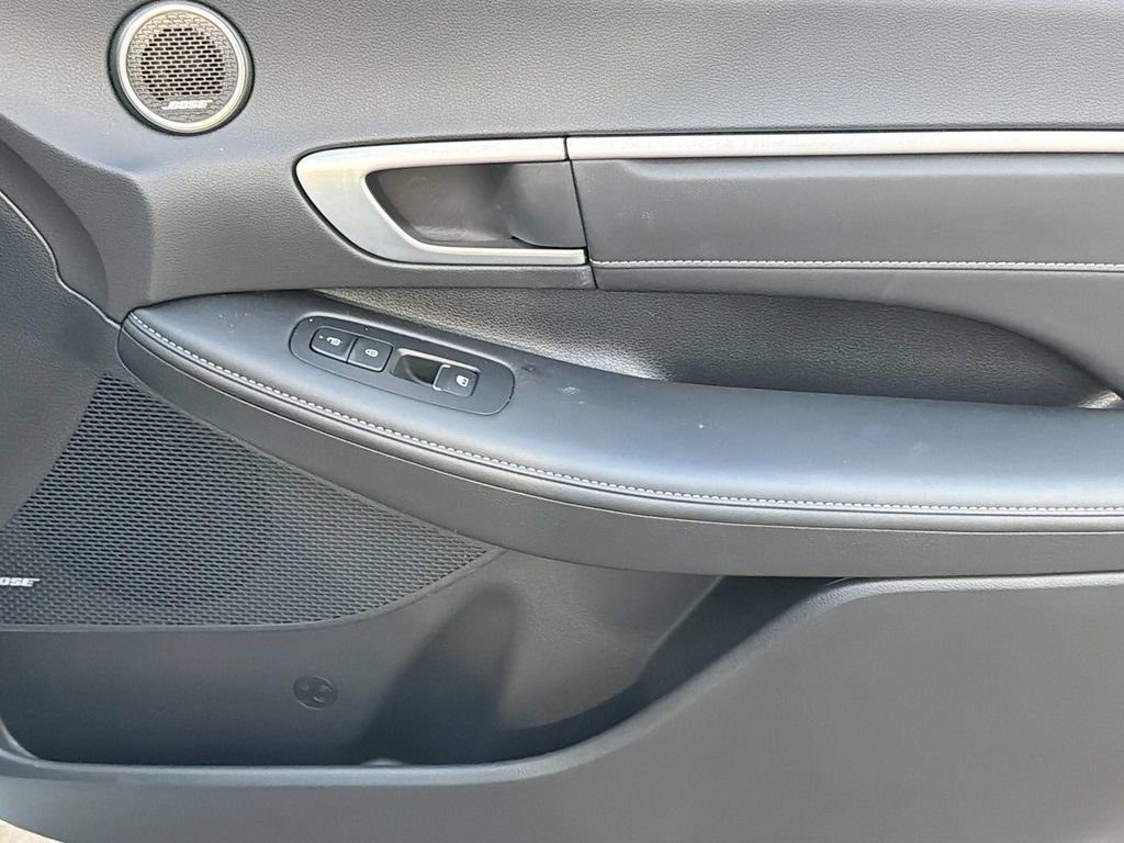 Used 2025 Hyundai Sonata Limited image 23