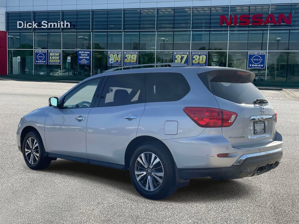 Used 2017 Nissan Pathfinder SL w/ SL Tech Package image 4