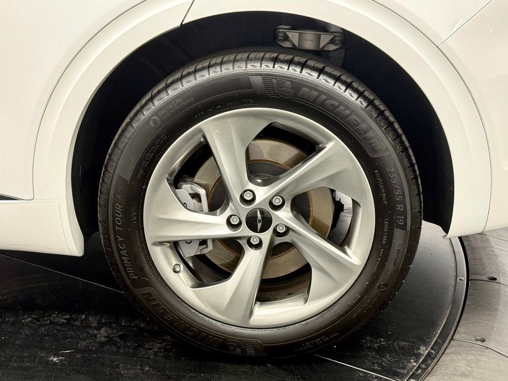 Used 2026 Genesis GV70 2.5T Advanced image 15
