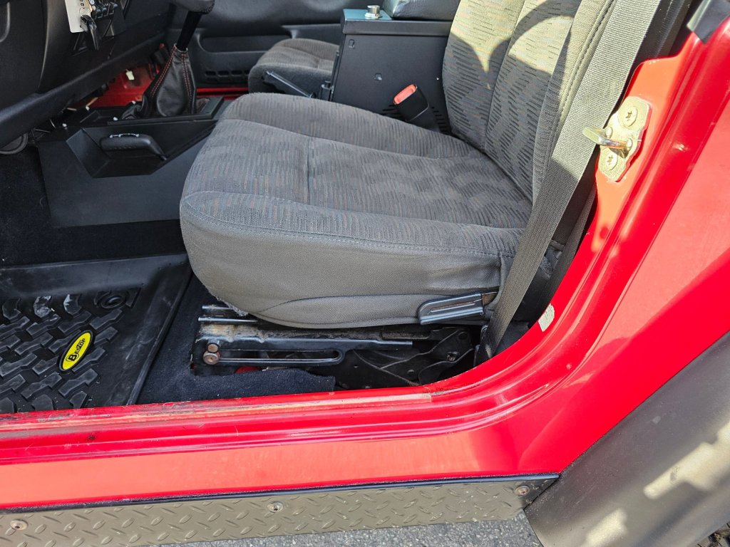 Used 2005 Jeep Wrangler Rubicon image 24