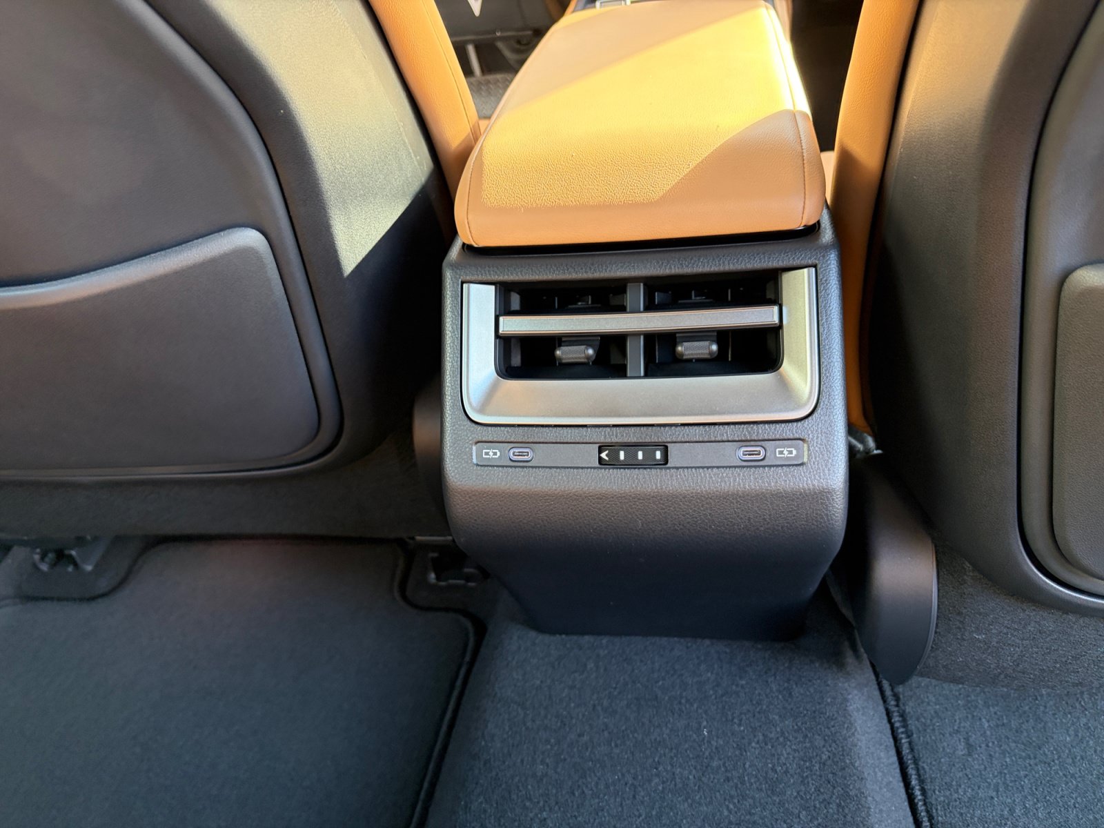 New 2026 Lexus ES 350h AWD image 30