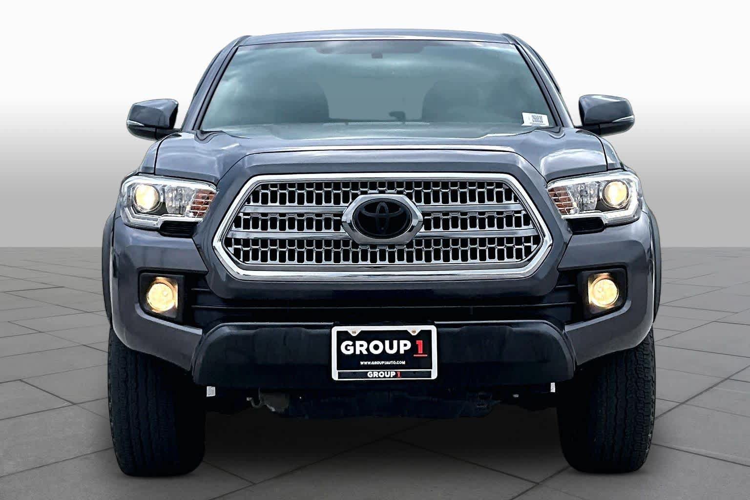 Used 2017 Toyota Tacoma TRD Off-Road w/ Tow Package RWD image 4