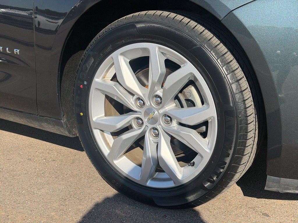 Used 2018 Chevrolet Impala LT w/ Sunroof and Spoiler Package FWD image 27
