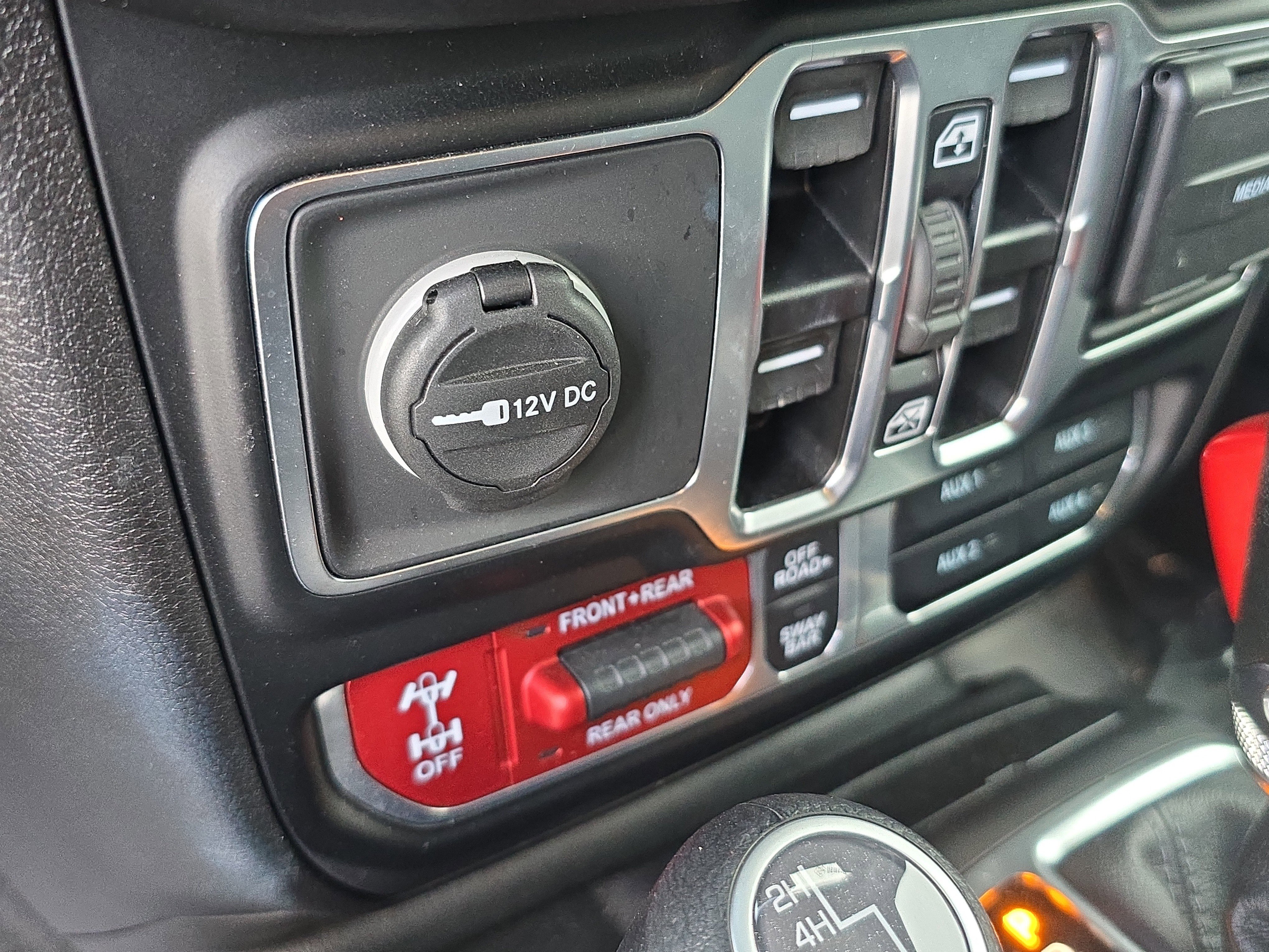 Used 2025 Jeep Wrangler Unlimited Rubicon image 27