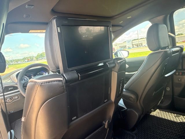 Used 2025 Chrysler Pacifica Limited w/ Uconnect Theater Family Group FWD image 30