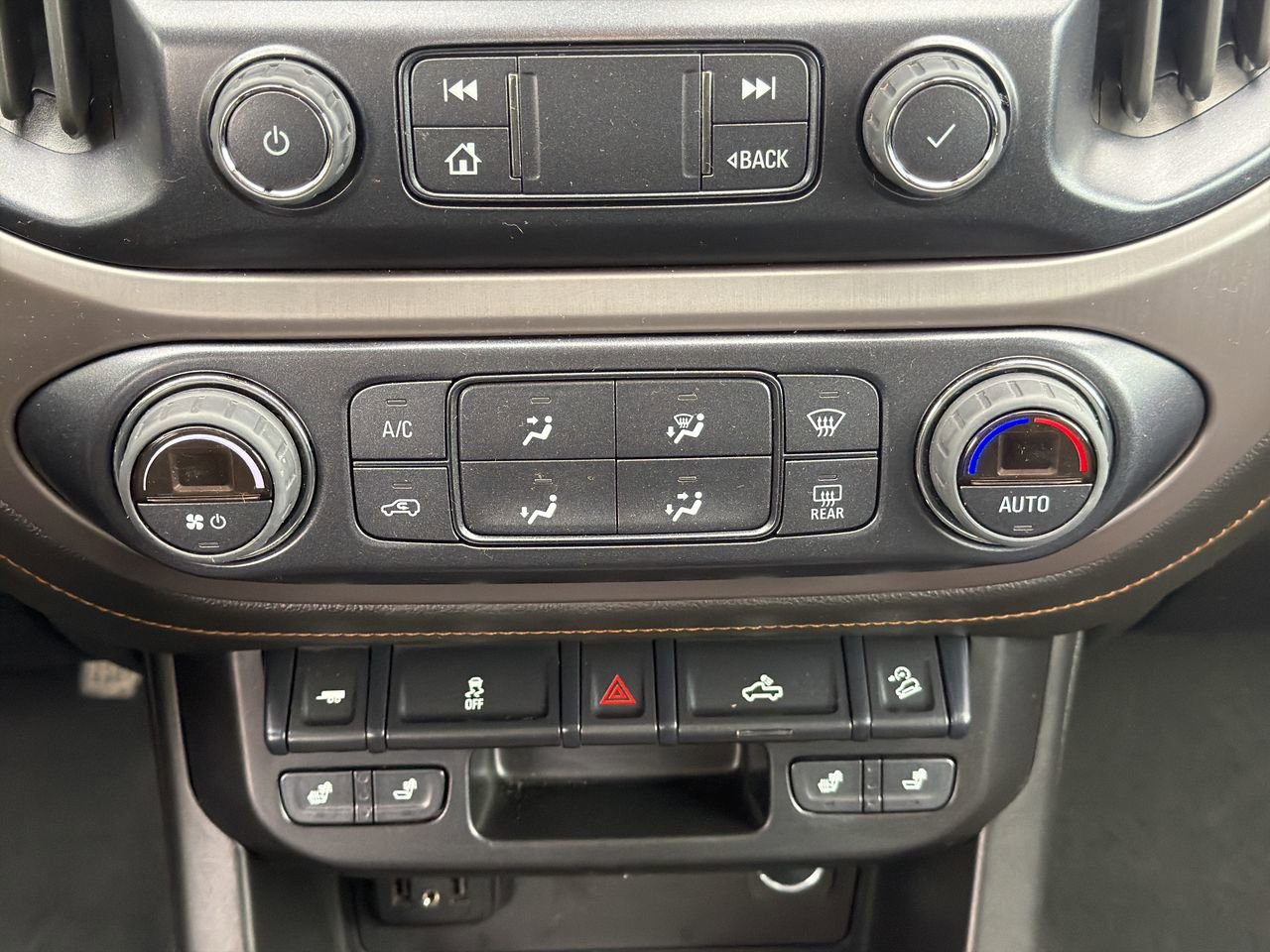 Used 2022 GMC Canyon AT4 AWD/4WD image 18