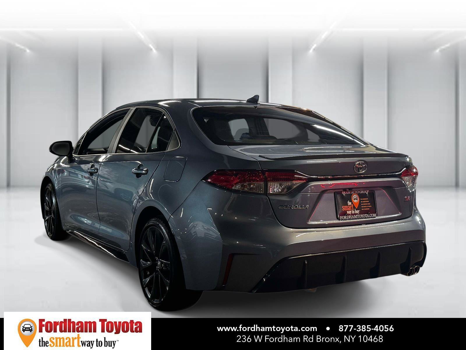 Used 2023 Toyota Corolla SE FWD image 5