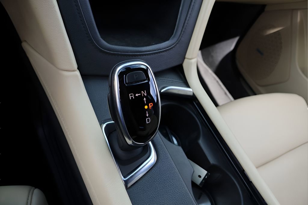 Used 2018 Cadillac XT5 Premium Luxury FWD image 24