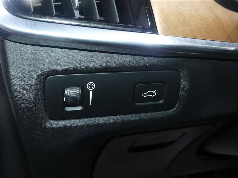 Used 2018 Volvo S90 T6 Inscription image 30