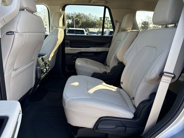 Used 2024 Ford Expedition Platinum AWD/4WD image 11