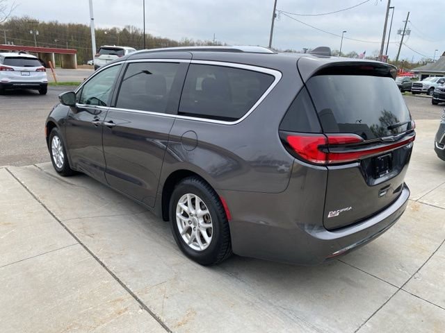 Used 2021 Chrysler Pacifica Touring-L FWD image 7