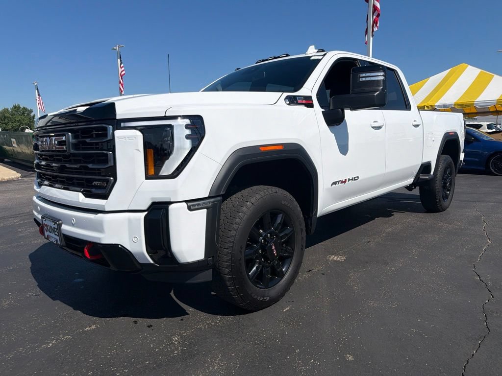 Used 2025 GMC Sierra 2500 AT4 AWD/4WD image 10
