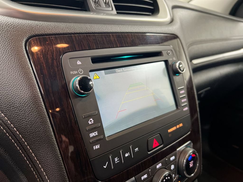 Used 2017 Chevrolet Traverse LT FWD image 15