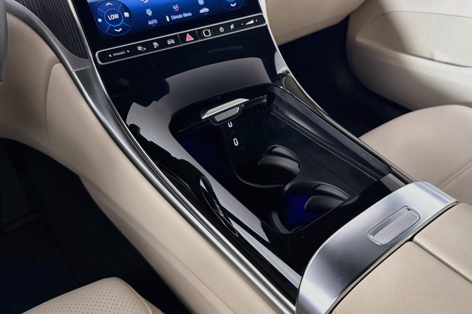 Certified 2025 Mercedes-Benz GLC 350e 4MATIC image 7