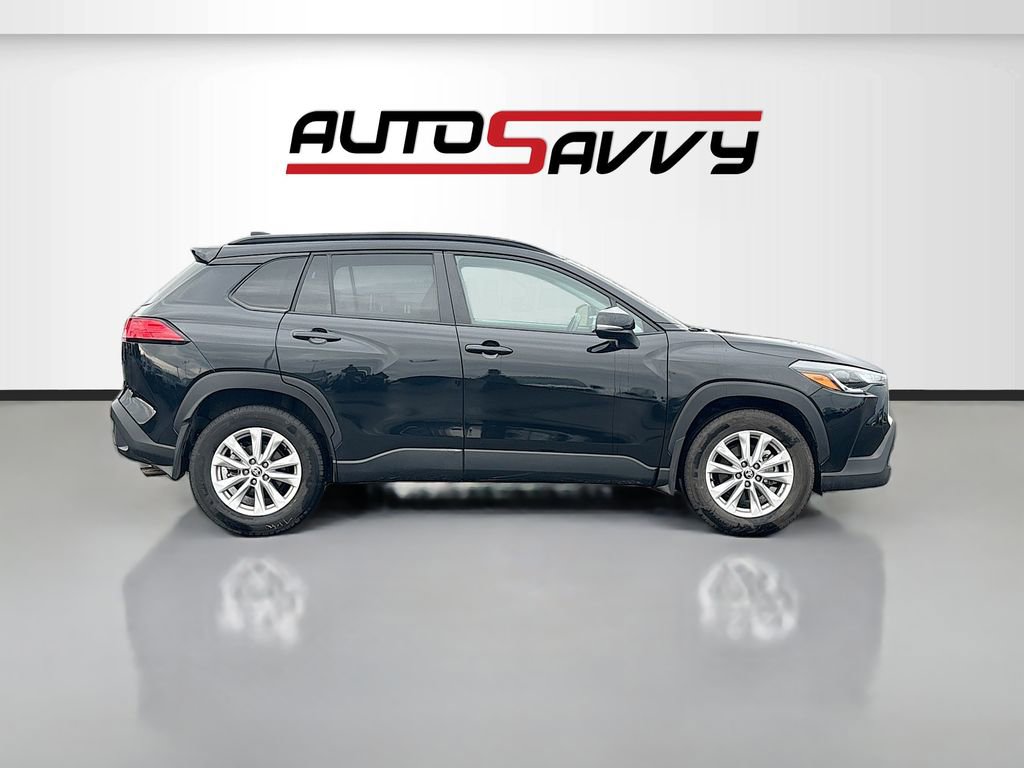 Used 2023 Toyota Corolla Cross LE w/ Moonroof Package image 8