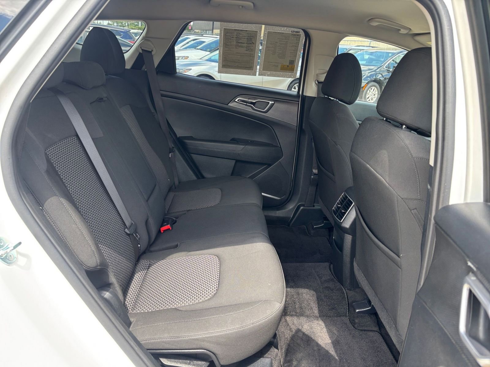 Used 2025 Kia Sportage LX image 24