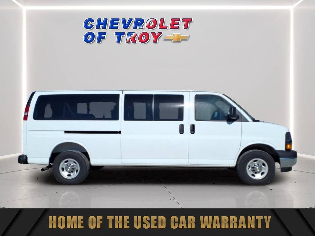 Used 2025 Chevrolet Express 3500 LT w/ LT Preferred Equipment Group RWD image 10