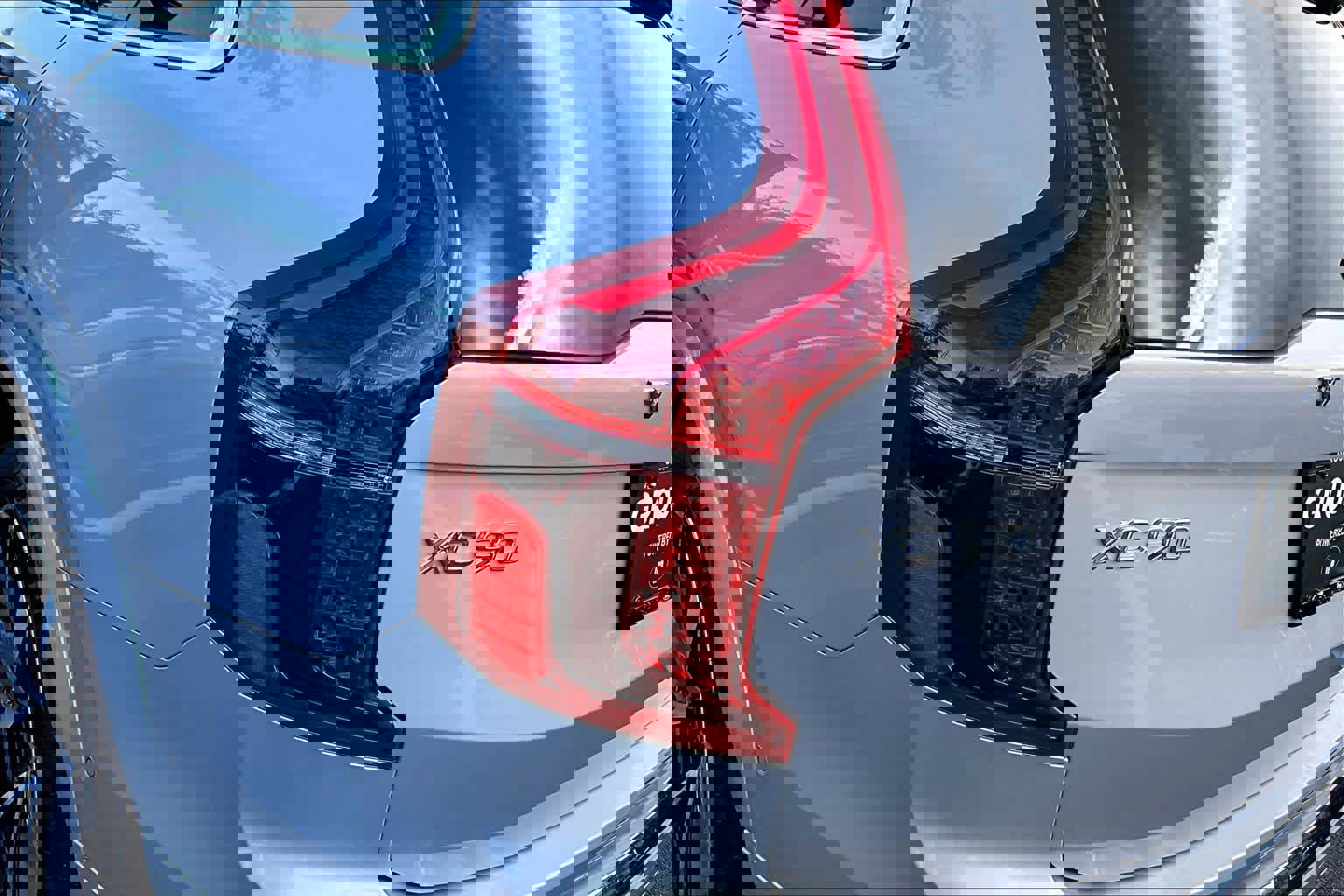 Certified 2024 Volvo XC90 B6 Plus image 27