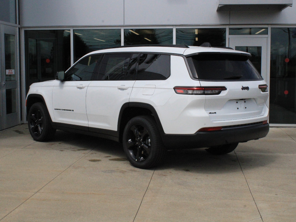 New 2026 Jeep Grand Cherokee L Limited w/ Limited Altitude Package AWD/4WD image 8