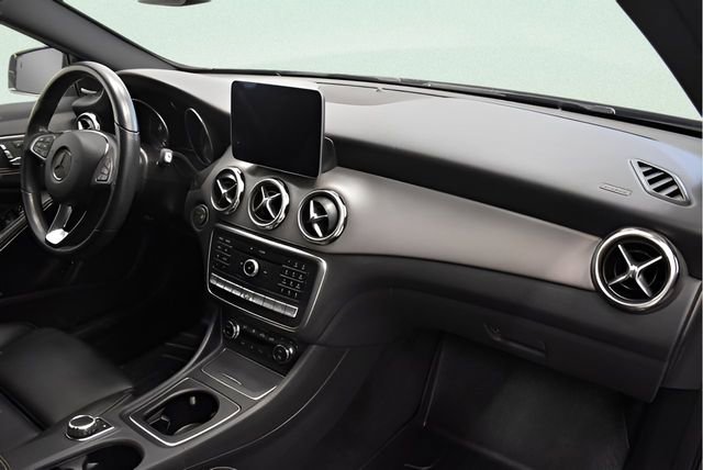 Used 2020 Mercedes-Benz GLA 250 4MATIC image 18