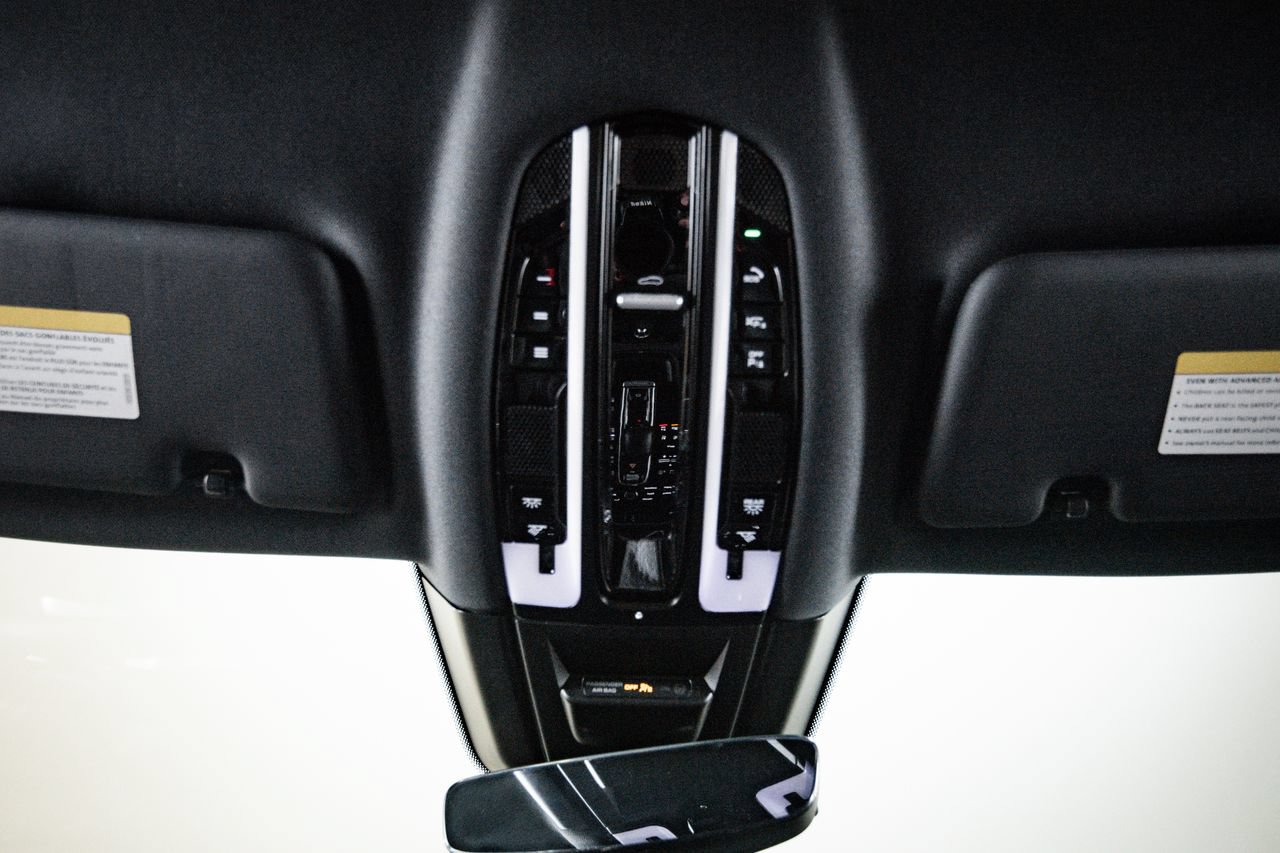 Certified 2023 Porsche Cayenne Platinum Edition AWD/4WD image 20