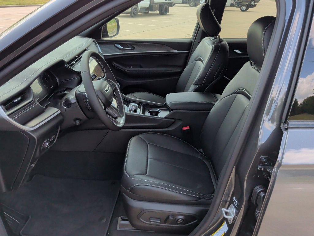 New 2026 Jeep Grand Cherokee Limited AWD/4WD image 13