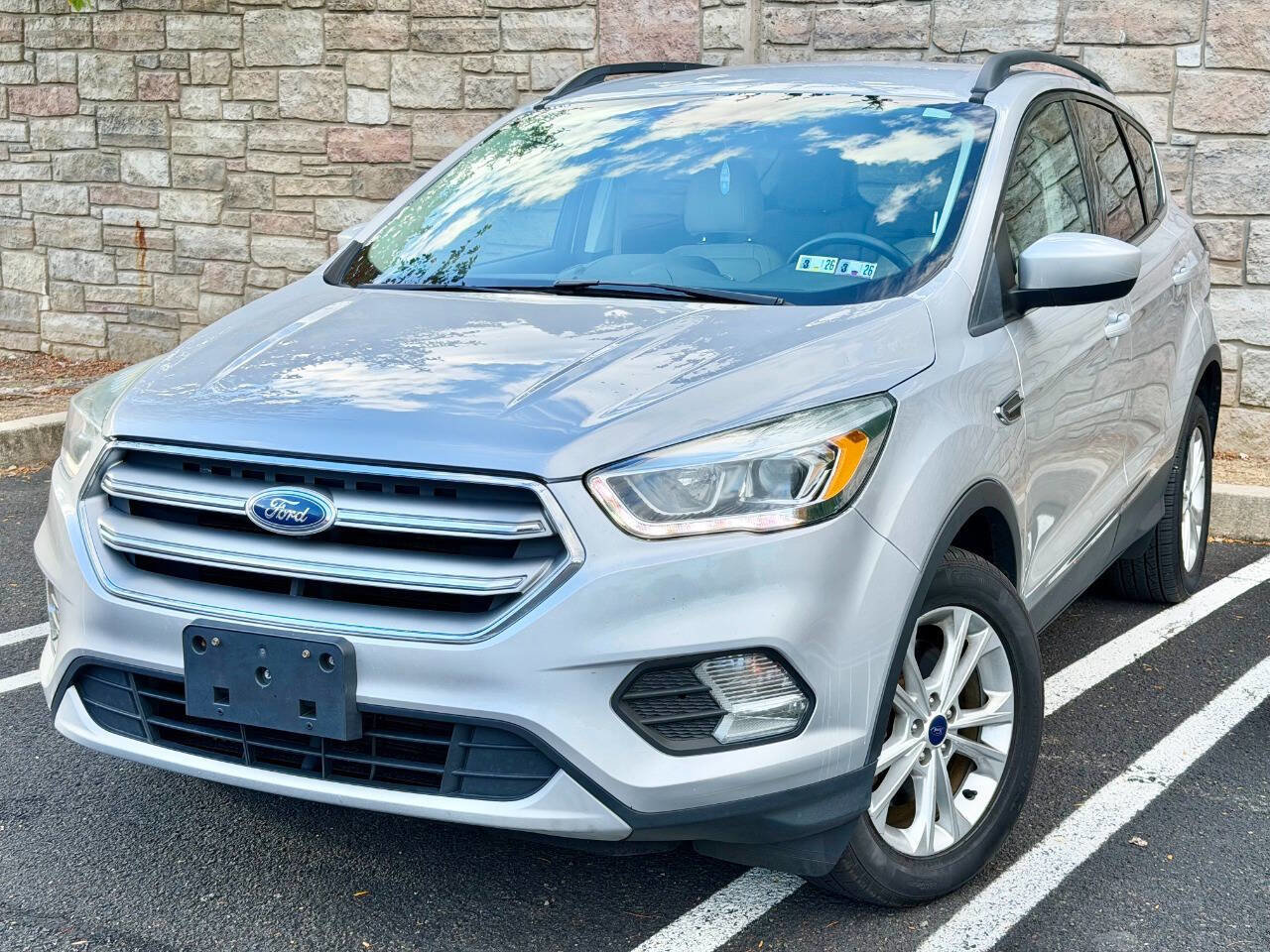 Used 2017 Ford Escape SE w/ SE Leather Comfort Package image 19