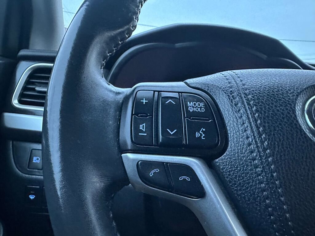 Used 2019 Toyota Highlander XLE image 15