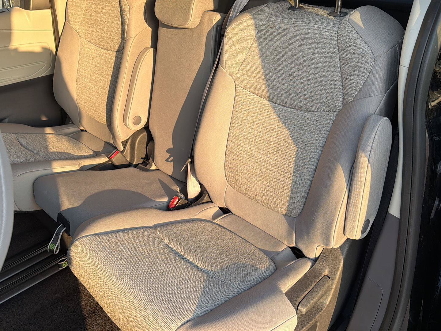 Used 2023 Toyota Sienna LE FWD image 28