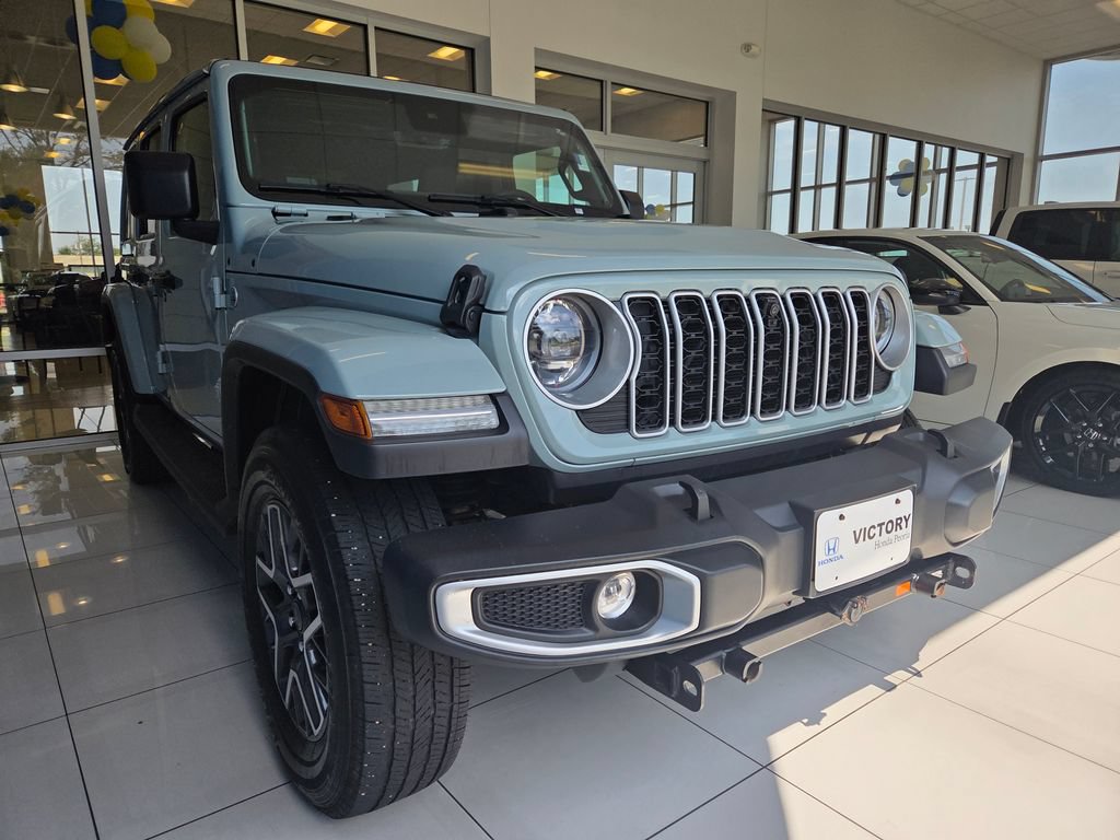 Used 2024 Jeep Wrangler Unlimited Sahara w/ Technology Group AWD/4WD image 3