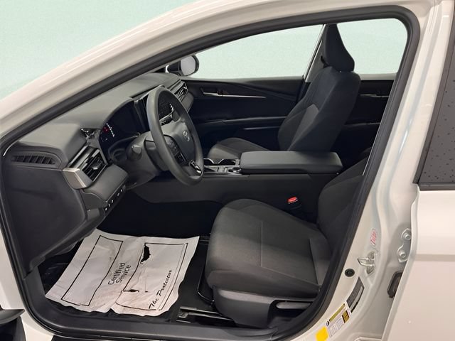 Used 2025 Toyota Camry LE FWD image 4